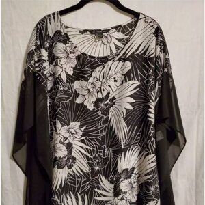 EUC Zac & Rachel Woman Pullover Blouse 1X Black/White Floral Polyester (DAR311)